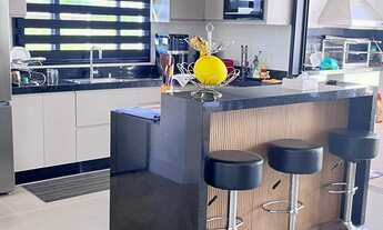 Imagem 7: Imponente Casa Térrea no Condomínio Fazenda Kurumin ? 4 Suítes, Piscina com Hidro e Espaço