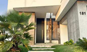 Imagem 2: Imponente Casa Térrea no Condomínio Fazenda Kurumin ? 4 Suítes, Piscina com Hidro e Espaço