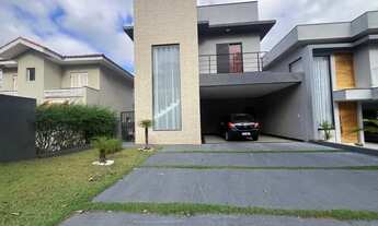 Imagem: Casa de alto padrão em condomínio no bairro