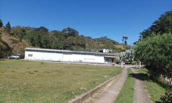 Imagem 2: Ampla Área de 6.000m² com Construções em Piedade-SP