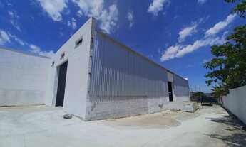 Imagem: Belo galpão 800m² com pé direito alto