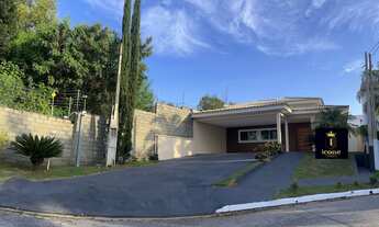 Imagem: Casa a Venda com 3 Suítes no Condomínio