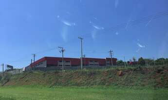 Imagem 3: Galpão com área construída de 5.000 m² e terreno de 14.300 m² , todo murado