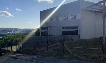 Imagem 1: Vendo Terreno de 835 m2 com Pré moldado para barracão de 420m2 e 7m de pé direito