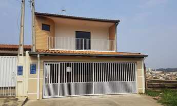 Imagem: Casa a venda com amplo espaço