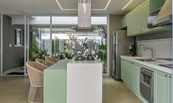 Imagem 5: Sobrado Excepcional em Condomínio da Construtora Planeta: Terreno Amplo, Área Construída