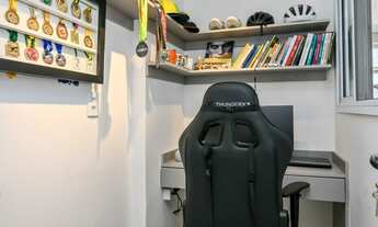 Imagem 4: Sobrado Excepcional em Condomínio da Construtora Planeta: Terreno Amplo, Área Construída