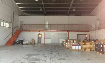 Imagem: Aluga-se Galpão no Éden