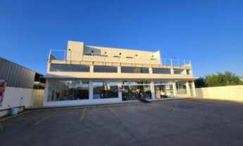 Imagem 4: Galpão Comercial de Alto Padrão na Vila Nova Sorocaba: 5 Salas, 5 Banheiros, 10 Vagas de G