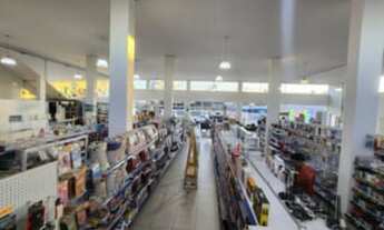 Imagem 7: Galpão Comercial de Alto Padrão na Vila Nova Sorocaba: 5 Salas, 5 Banheiros, 10 Vagas de G