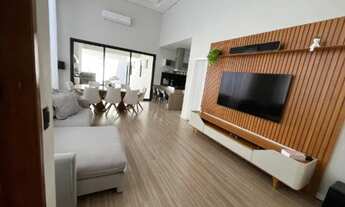 Imagem 2: Casa em Condomínio de Luxo em Sorocaba-SP, 3 Quartos, 3 Suítes, 2 Salas, 5 Banheiros, 4 Va