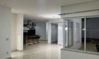 Imagem 2: Excelente oportunidade de locação: Casa em condomínio de 3 quartos, 3 suítes, 4 salas, 4 v