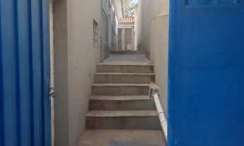 Imagem 4: Casa Comercial para Locação: Imóvel de Alto Padrão com 2 Quartos, 1 Suíte e Vaga de Garage