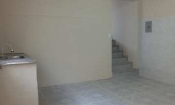 Imagem 7: Casa Comercial para Locação: Imóvel de Alto Padrão com 2 Quartos, 1 Suíte e Vaga de Garage