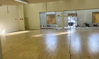 Imagem 5: Salão Comercial com 1 Sala, 10 Banheiros e 30 Vagas de Garagem em Sorocaba-SP, Bairro Wane