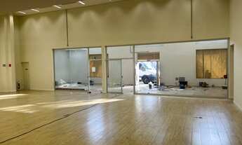 Imagem 6: Salão Comercial com 1 Sala, 10 Banheiros e 30 Vagas de Garagem em Sorocaba-SP, Bairro Wane