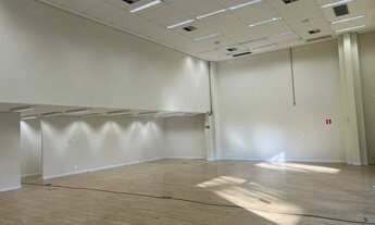 Imagem 7: Salão Comercial com 1 Sala, 10 Banheiros e 30 Vagas de Garagem em Sorocaba-SP, Bairro Wane