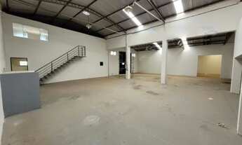 Imagem 3: Barracão comercial à venda em Araçoiaba da Serra-SP, bairro X: 3 salas, 2 banheiros, 4 vag