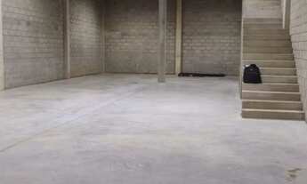 Imagem 3: Barracão Comercial para Locação no Jardim Guarujá - Sorocaba-SP: 1 Sala, 2 Banheiros, 3 Va