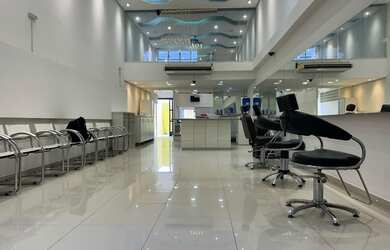 Imagem 2: Salão Comercial de Alto Padrão para Locação na Vila Hortência, Sorocaba-SP: 5 Salas, 2 Ban