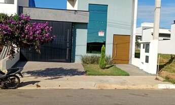 Imagem: Imperdível Casa em Condomínio à Venda