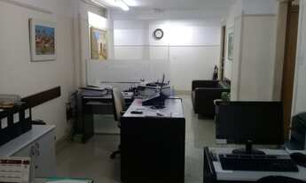 Imagem: 2 banheiro na Rua Benjamin Constant