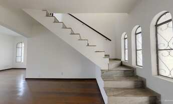 Imagem 7: 5 dormitórios na Rua Professor Astolfo Tavares Pais