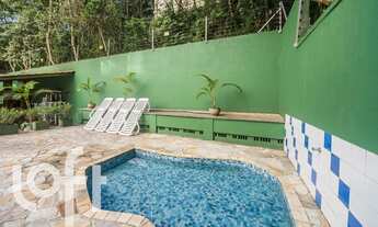 Imagem 3: 5 dormitórios na Rua Antônio Aggio