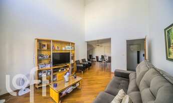 Imagem 2: 5 dormitórios na Rua Antônio Aggio