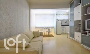 Imagem 2: 1 dormitório na Rua Vitorino Carmilo