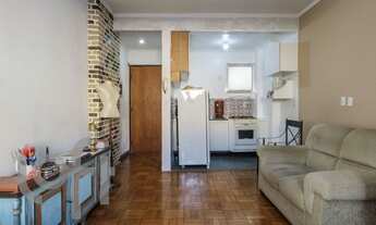 Imagem 2: 1 dormitório na Rua Vitorino Carmilo