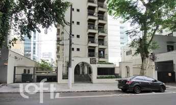 Imagem 2: 4 dormitórios na Rua Balthazar Da Veiga