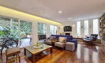 Imagem 6: 3 dormitórios, 1 suítes, 5 banheiro, 2 vagas na garagem, 228M² de Área Construída