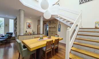 Imagem 7: 3 dormitórios, 1 suítes, 5 banheiro, 2 vagas na garagem, 228M² de Área Construída