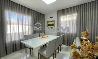 Imagem 7: MARAVILHOSA CASA LINEAR NA 2ª QUADRA DO MAR EM INTERLAGOS. 190M²