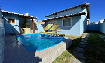 Imagem: Linda casa de 2 quartos com piscina e área