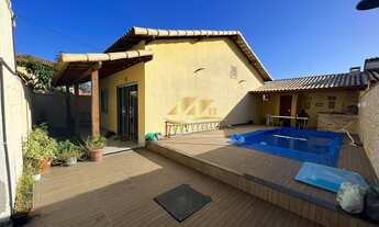 Imagem: Linda casa com 2 quartos, piscina e área