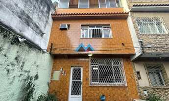 Imagem: Linda casa triplex, com 3 Quartos, 141 m²