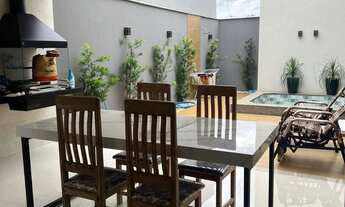 Imagem: Casa em Condomínio de Luxo com 3 Quartos