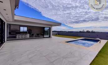 Imagem: Sobrado com 4 suites, sendo 1 no térreo