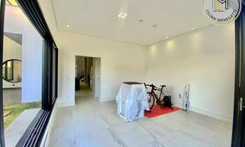 Imagem 7: Sobrado com 3 suítes e armários planejados no condomínio Brisas Jundiaí