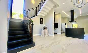 Imagem 3: Sobrado com 3 suítes e armários planejados no condomínio Brisas Jundiaí