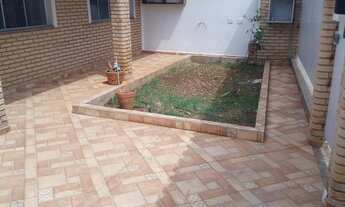 Imagem 2: Jardim do Lago Jundiaí. Venda de casa com 3 dormitórios e suíte, amplo salão, sauna. Próxi