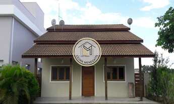 Imagem: Casa térrea com 4 dormitórios. Quintal