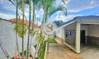 Imagem 7: Chácara com 5 quartos sendo uma suíte com closet. 3 banheiros. Área gourmet. Piscina. Itup