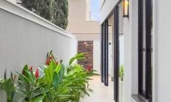 Imagem 5: Vendo Casa Térrea no Golfe Residencial, com 3 suítes, 250m² de construção, piscina aquecid