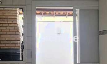 Imagem 2: Casa de alto padrão em condomínio exclusivo no bairro Las Palmas com 3 quartos, 1 suíte, 3