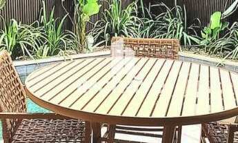 Imagem: Luxuosa Casa em Condomínio à Venda em