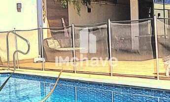 Imagem: Luxuosa Casa em Condomínio à Venda em