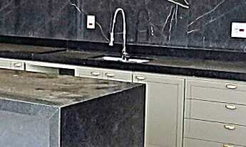 Imagem 4: Casa Nova e Completa no Condominío Quinta do Lago com 3 suítes, piscina e fino acabamento